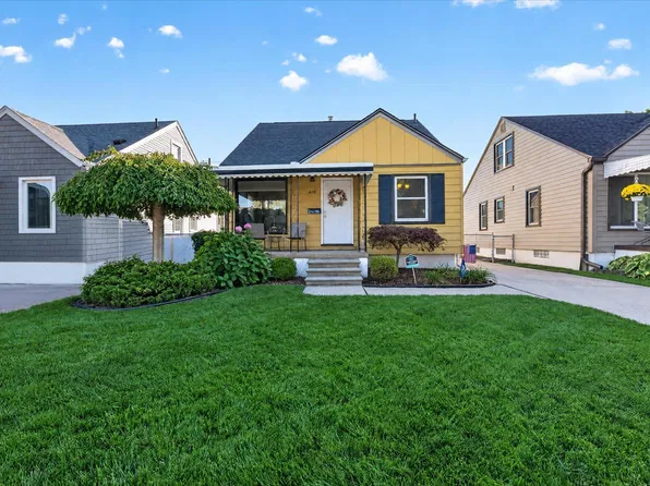 819 Park Ave, Lincoln Park, MI 48146