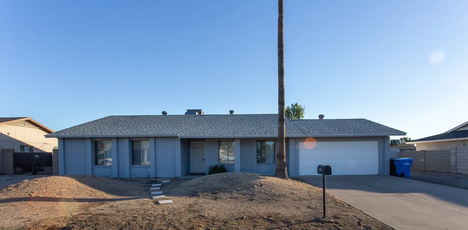 2217 W Topeka Dr — Photo 3
