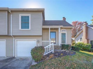 8517 W 109th Ter, Overland Park, KS 66210