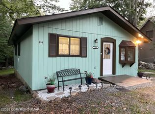 7108 Robinwood Dr, Tobyhanna, PA 18466