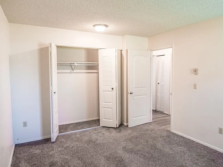The Grove Apartments — Photo 10