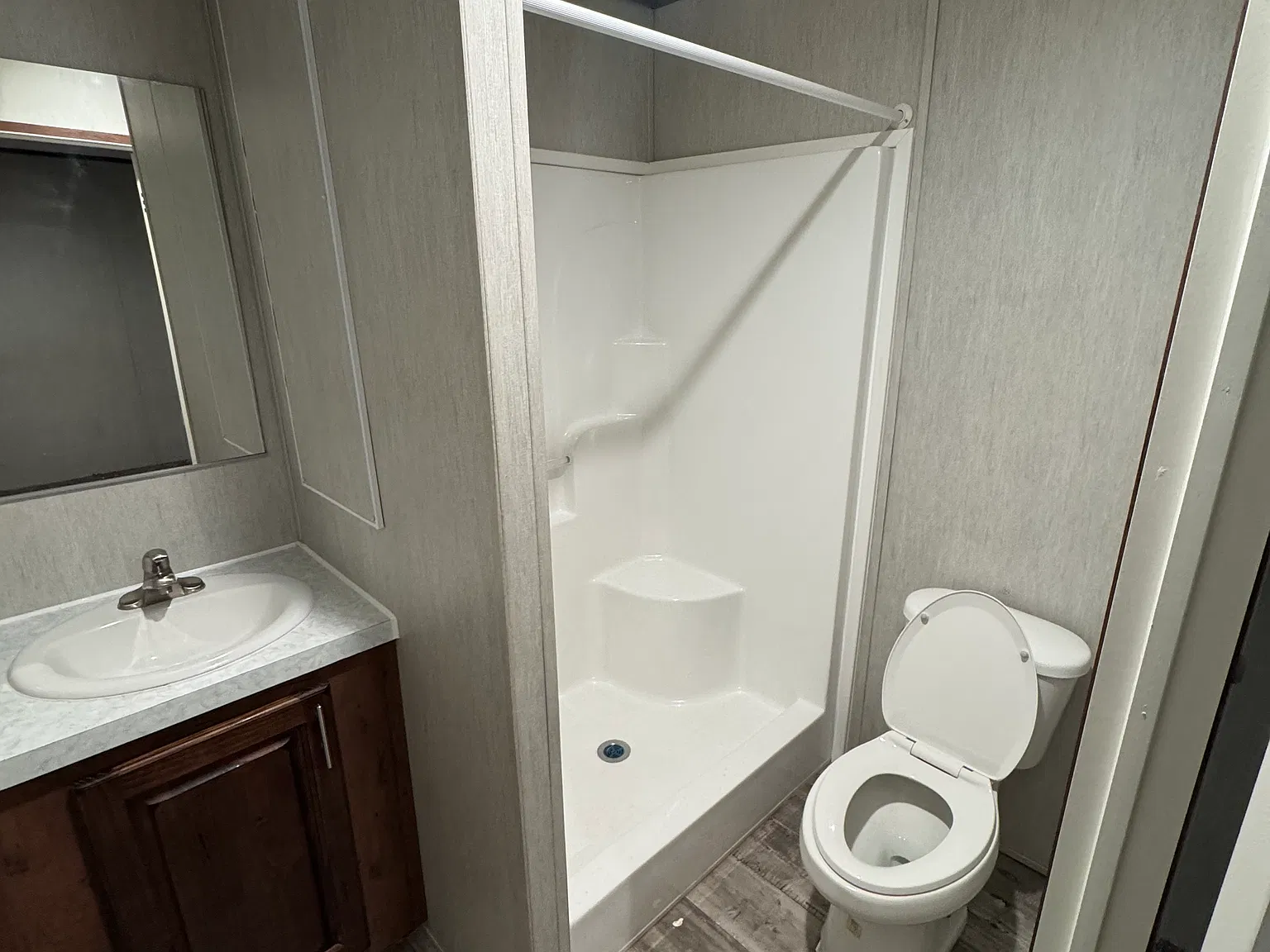 3 bed, 882 sqft, $1,100 — Photo 1
