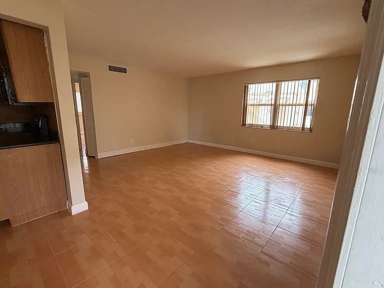 3660 SW 60th Ave #2 — Photo 3