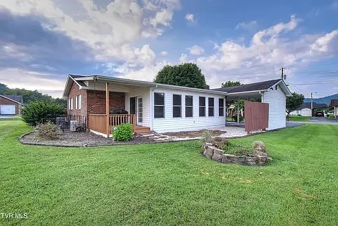 129 Camelot Ct — Photo 10