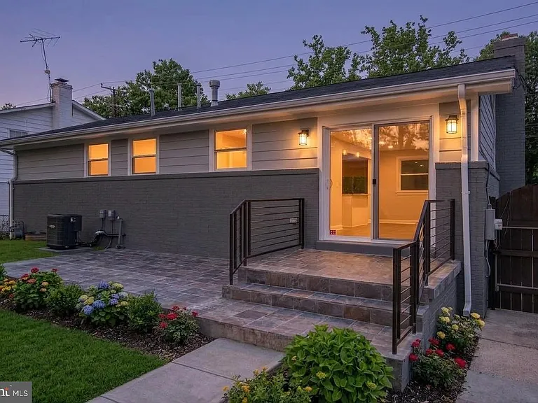 415 Ritchie Pkwy — Photo 30