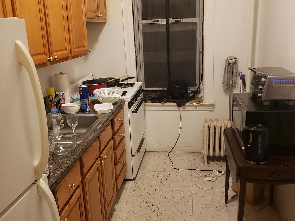 1st image of 16418 43rd Ave APT C2