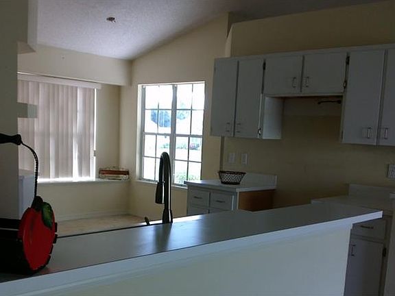 5th image of 4108 Silvermoon Dr