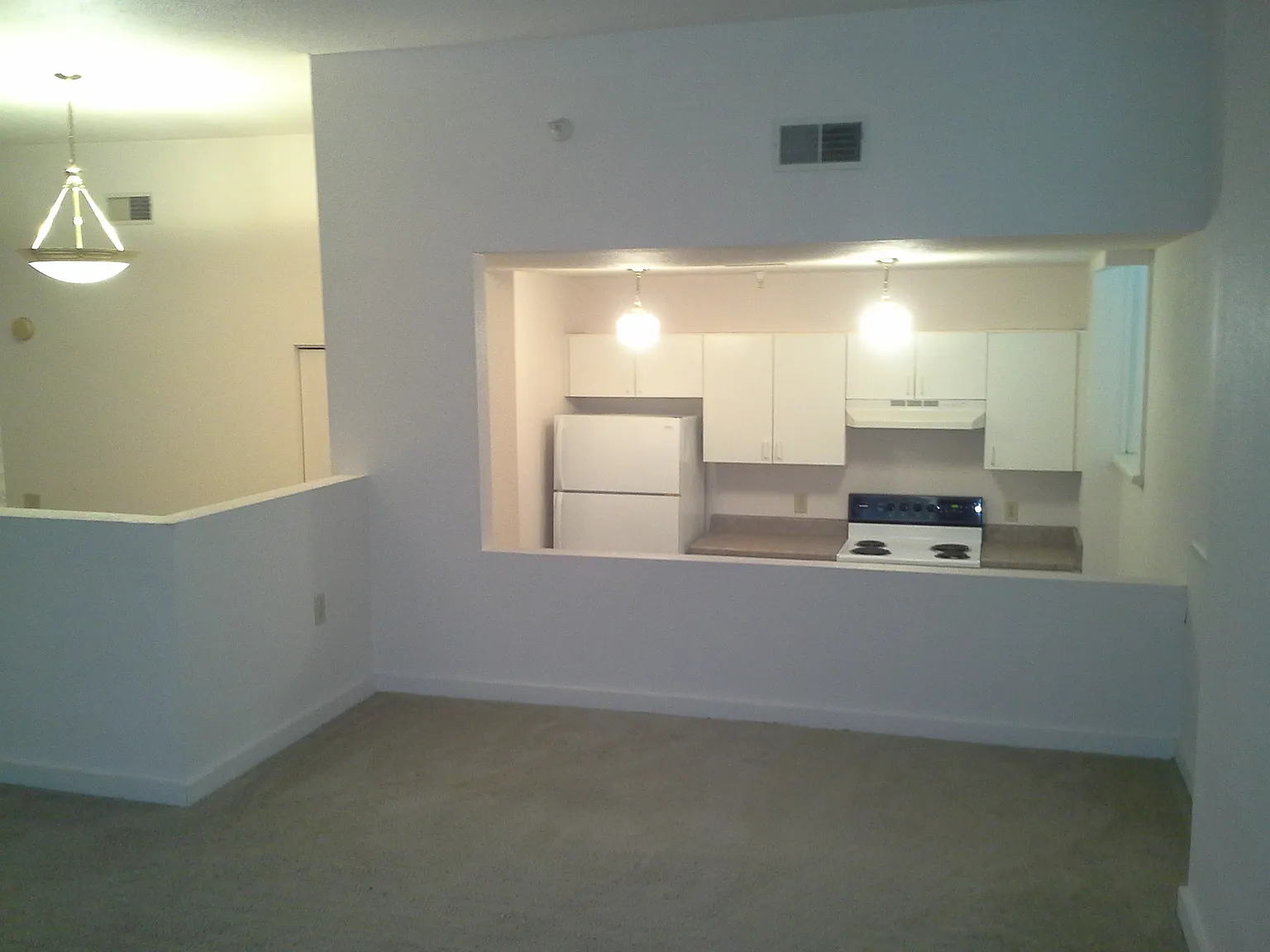Point Woods Apartments — Photo 3