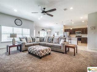 156 Lark Hill Rd, Floresville, TX 78114