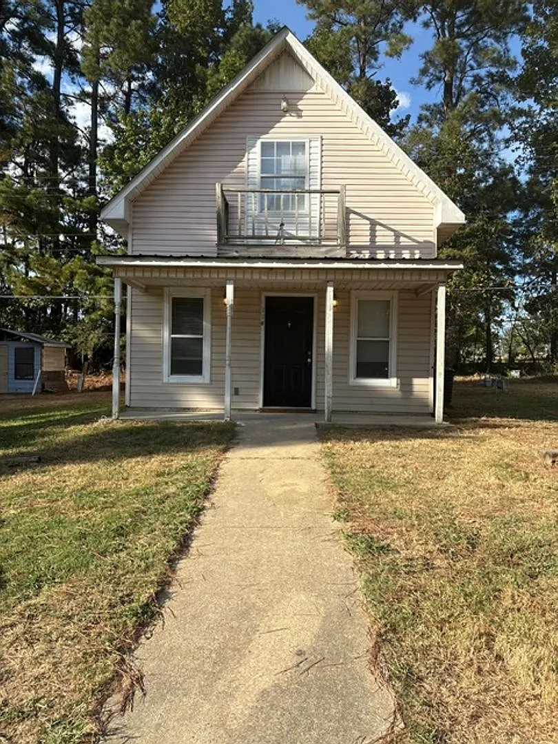 Renovated 3 Bedroom 2 Bath Home for Rent! — Photo 1