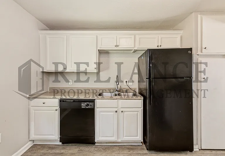 1126 S Silverdale Ct — Photo 24