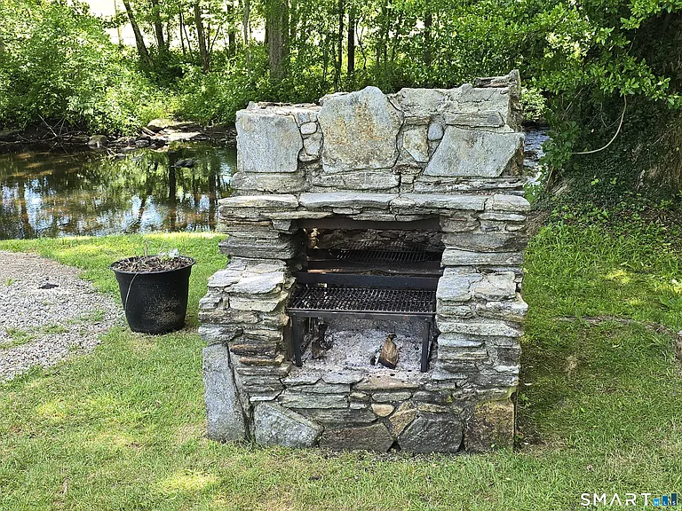 157 S River Rd — Photo 20