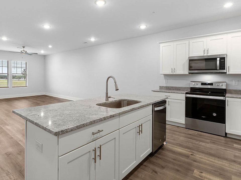 337 Airport Rd 2 br / 2.5 ba, 1950, Auburn, AL 36830 Zillow