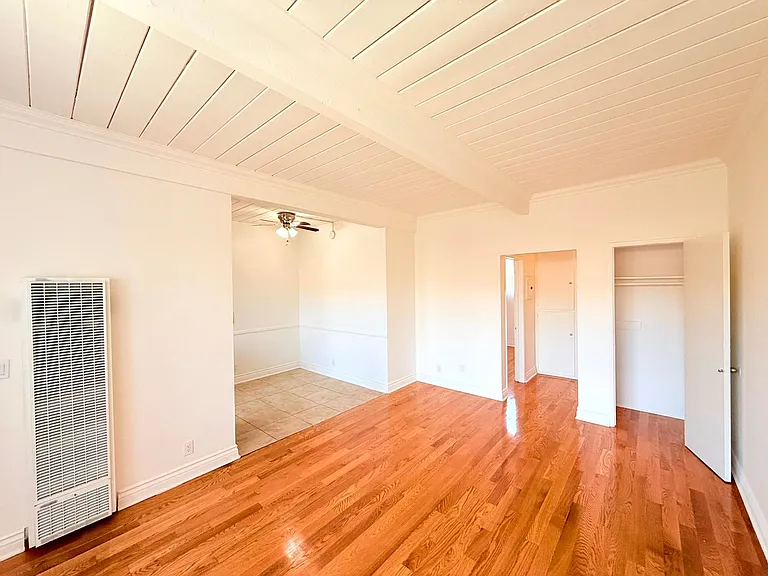 1376 N. Serrano Avenue — Photo 28