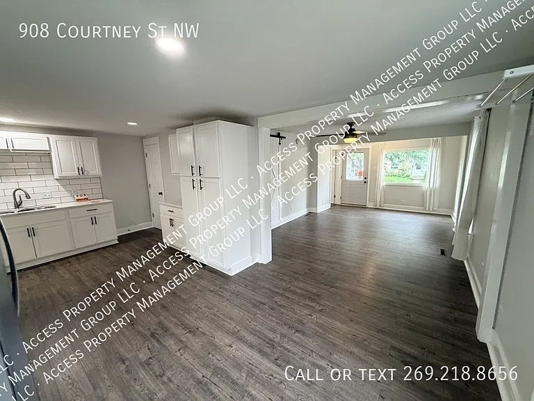 908 Courtney St NW — Photo 8