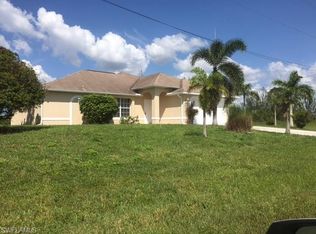 811 NE 34th Ter, Cape Coral, FL 33909