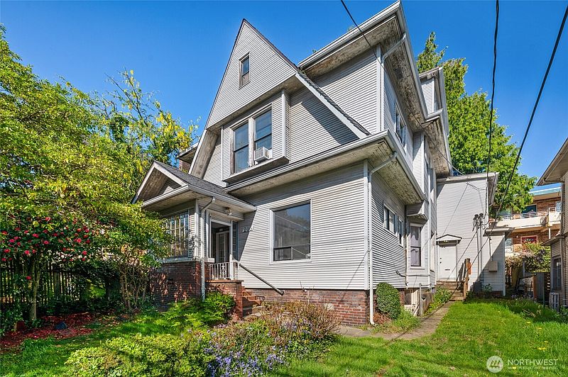 2nd image of 206 12th Avenue E