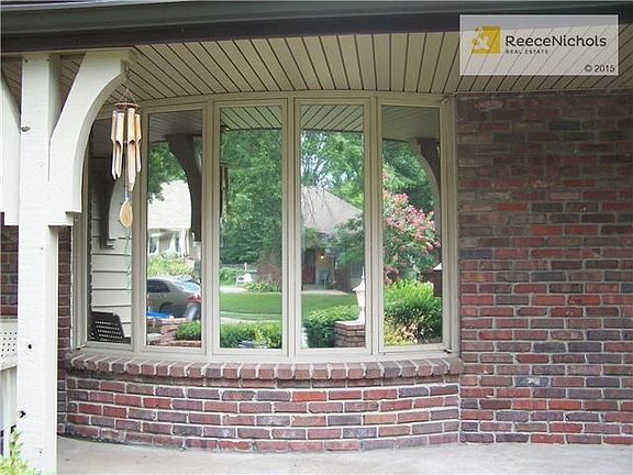 Bay window with sun tint.