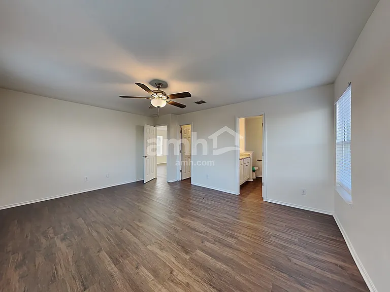 10815 Canter Spur — Photo 10