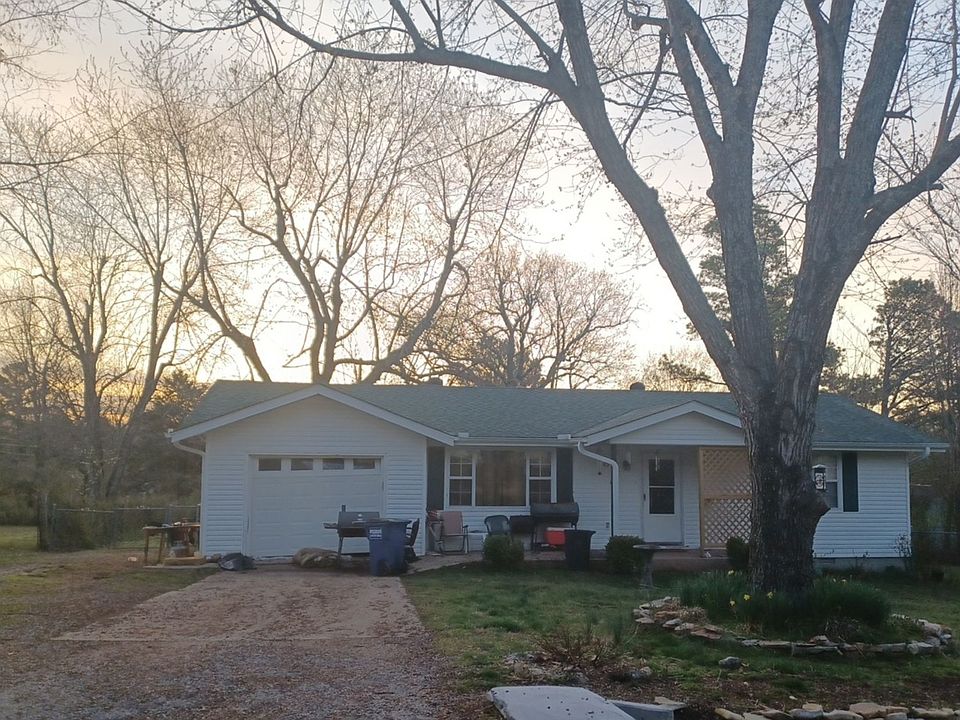1st image of 133 Campbell Pl