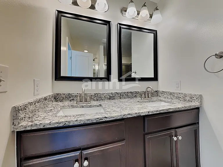 4837 Billingsgate Ln — Photo 11