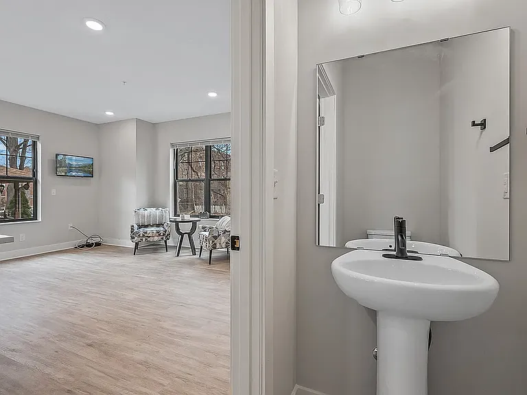 2413 1st Ave S #103 — Photo 16
