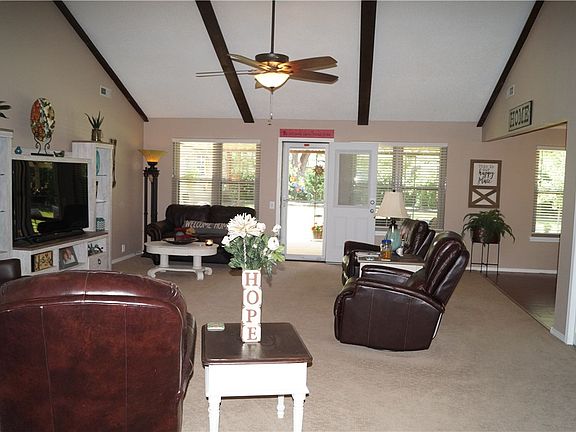 4th image of 712 Woodland Dr