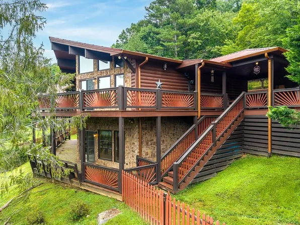 131 Talona Lake Ter, Ellijay, GA 30536
