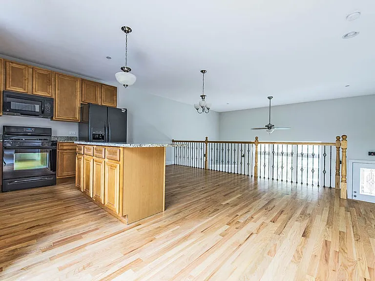 3601 W 53rd St — Photo 38