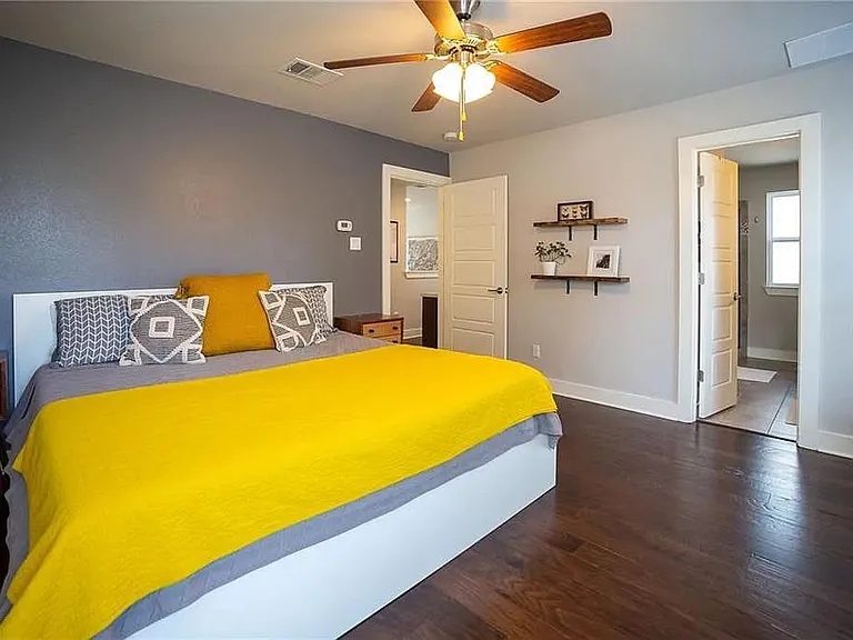 2913 Bond Dr — Photo 9