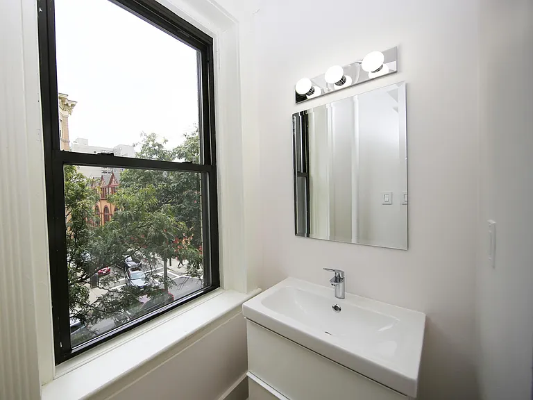 39 Hemenway St #19 — Photo 3