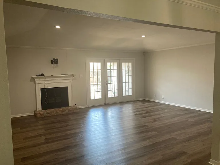 6003 Stoneleigh Dr — Photo 9