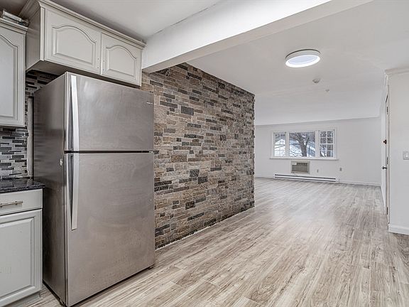 5th image of 39 Berlin St APT 315