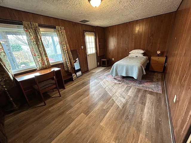 18007 Wagonwheel Ct — Photo 1