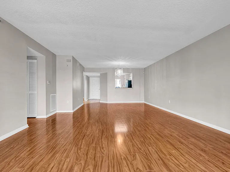 5952 Regal Glen Dr #103 — Photo 28