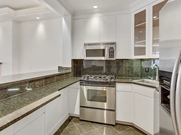 9 East 62nd Street image 14 of 16