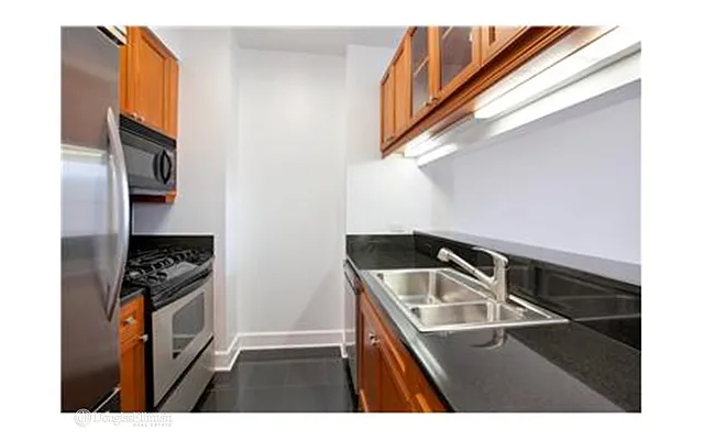 Rented by Douglas Elliman | media 7