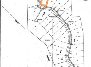 1517 Wildlife Dr, Blue Grass, IA 52726