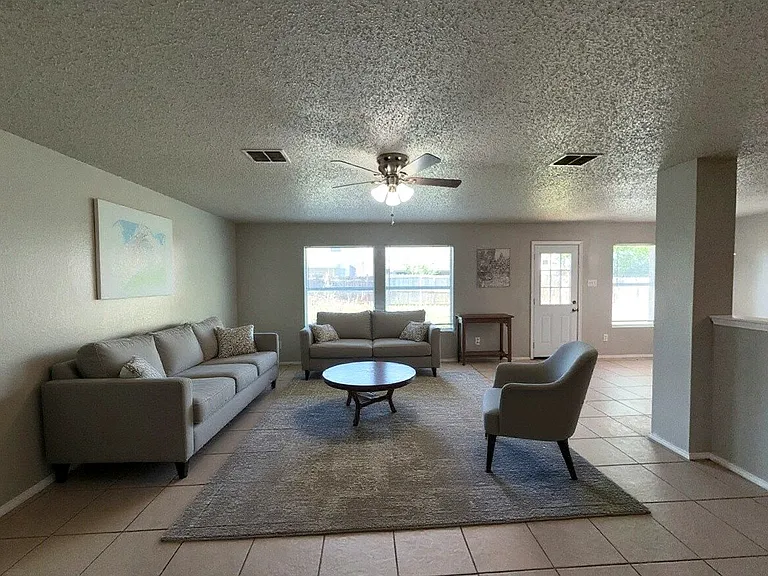 3952 Golden Horn Ln — Photo 3