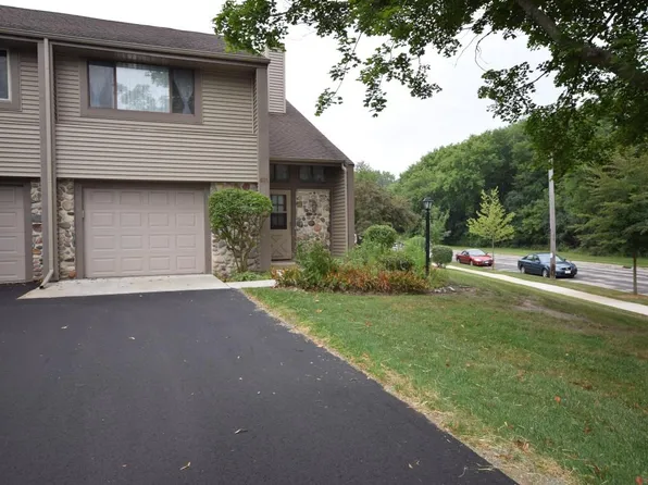 625 Tamarack Dr W, West Bend, WI 53095