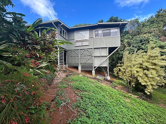 Sideview of the house