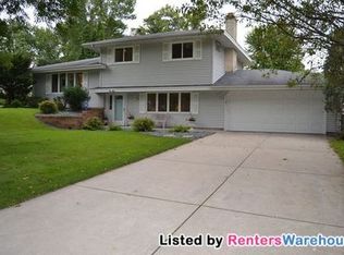 2005 Woods Ln, Burnsville, MN 55337