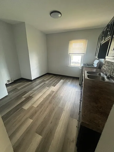 2107 Lake Avenue - Up — Photo 4