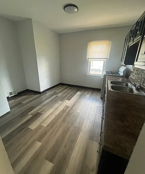 2107 Lake Ave — Photo 4