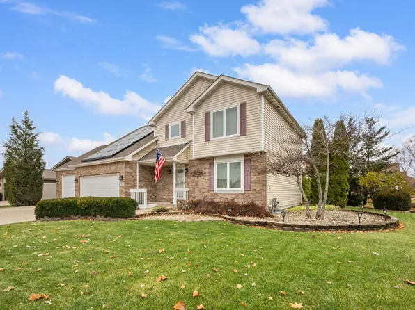 601 Edgewater Dr, Minooka, IL 60447