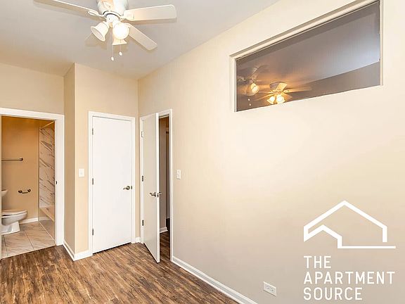 3rd image of 2445 N Clybourn Ave #1M