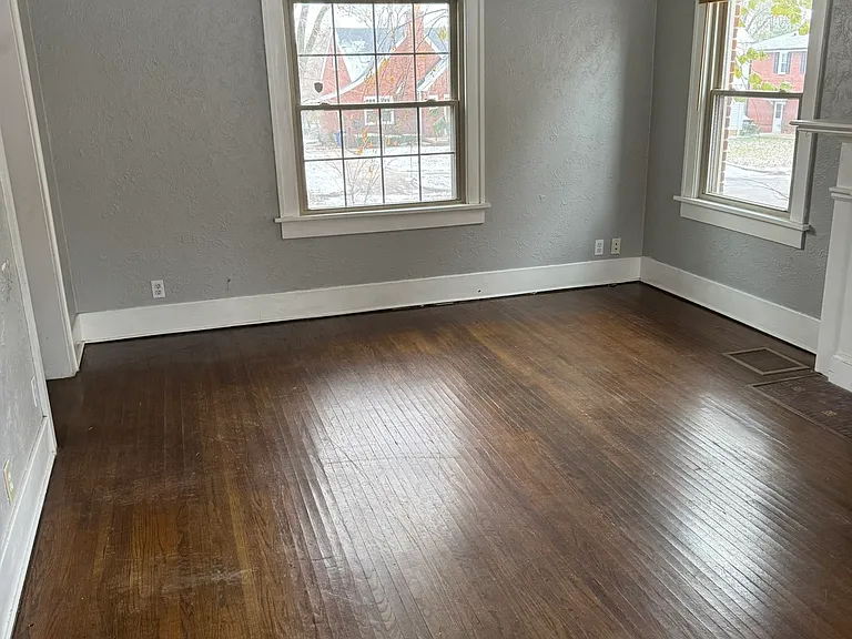 1528 W Sunset Ave — Photo 3