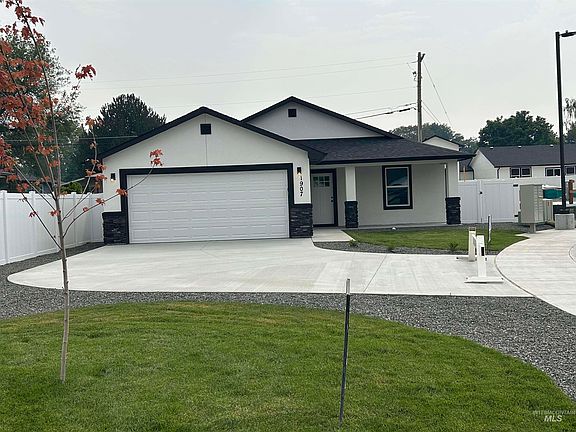 2nd image of 1907 Oregon Ln