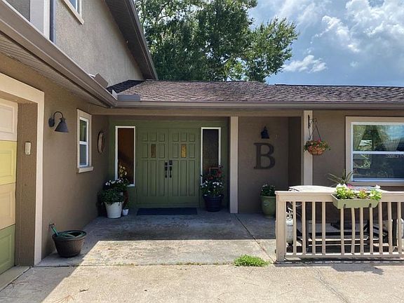 3rd image of 154 Lakeshore Dr