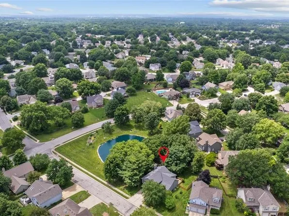 2112 NE Springbrook St, Blue Springs, MO 64014